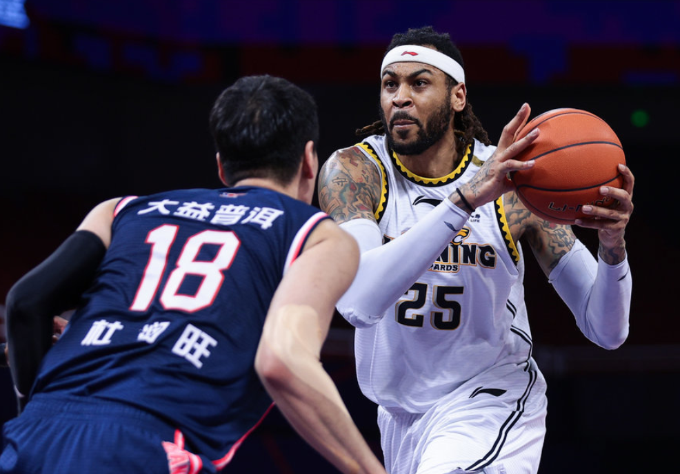 九游体育怎么买球-孟菲斯灰熊训练开放日，今晚篮板制胜引欢呼，国王杯在即，医务组通报恢复(奥尼尔扣碎篮筐完整版)